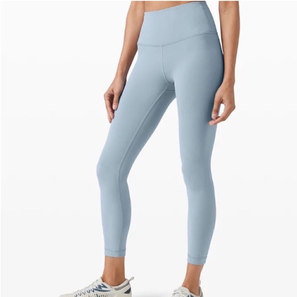 Lululemon Wunder Train Contour Fit High Rise 23” in Chambray